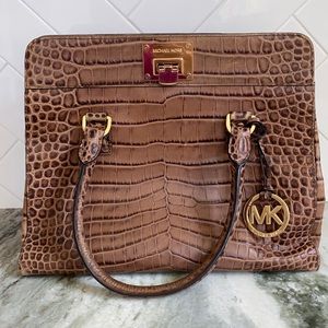 💟 Michael Kors Large Alligator Leather Tote Set